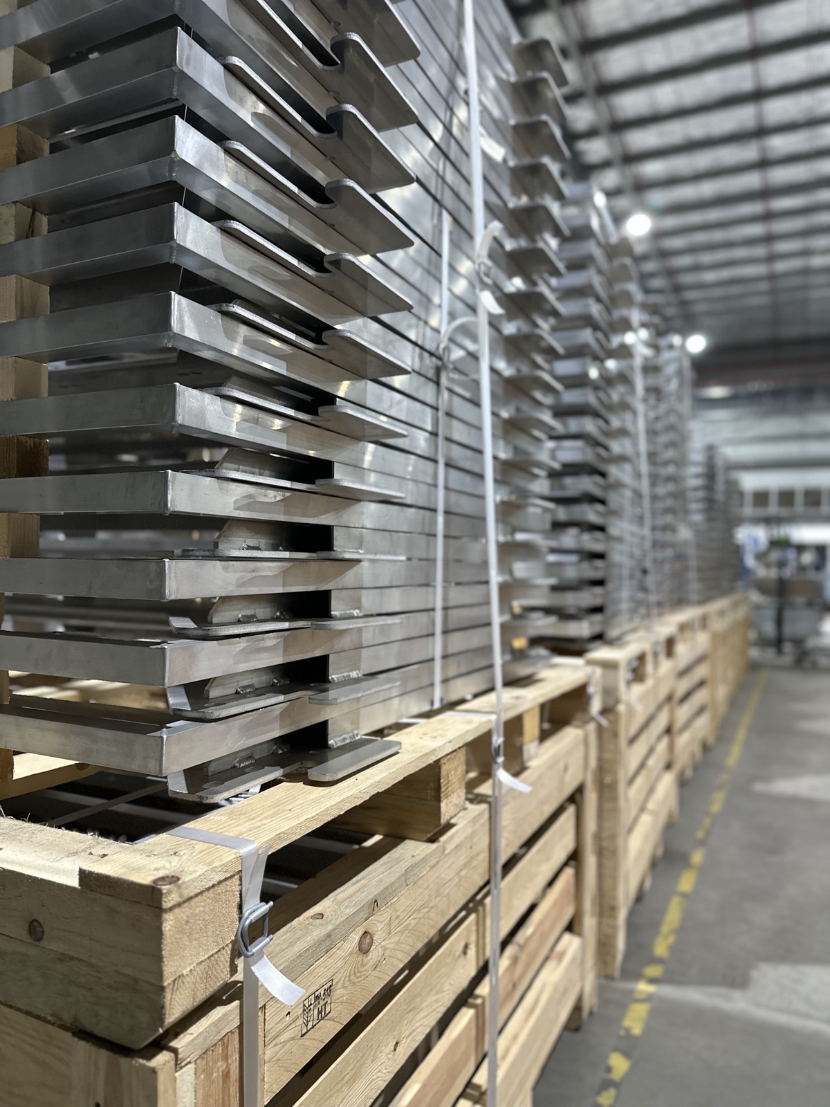 Palletised tower internals prepared for global shipment